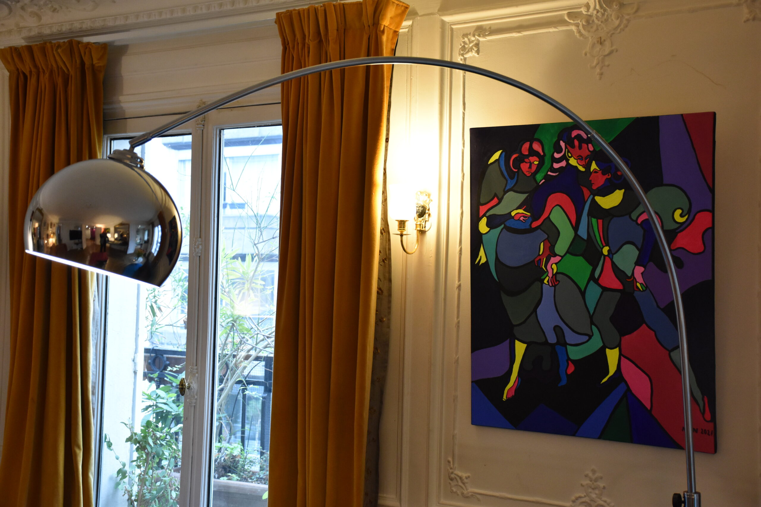 Rue de Paradis - Details in Living Room 2