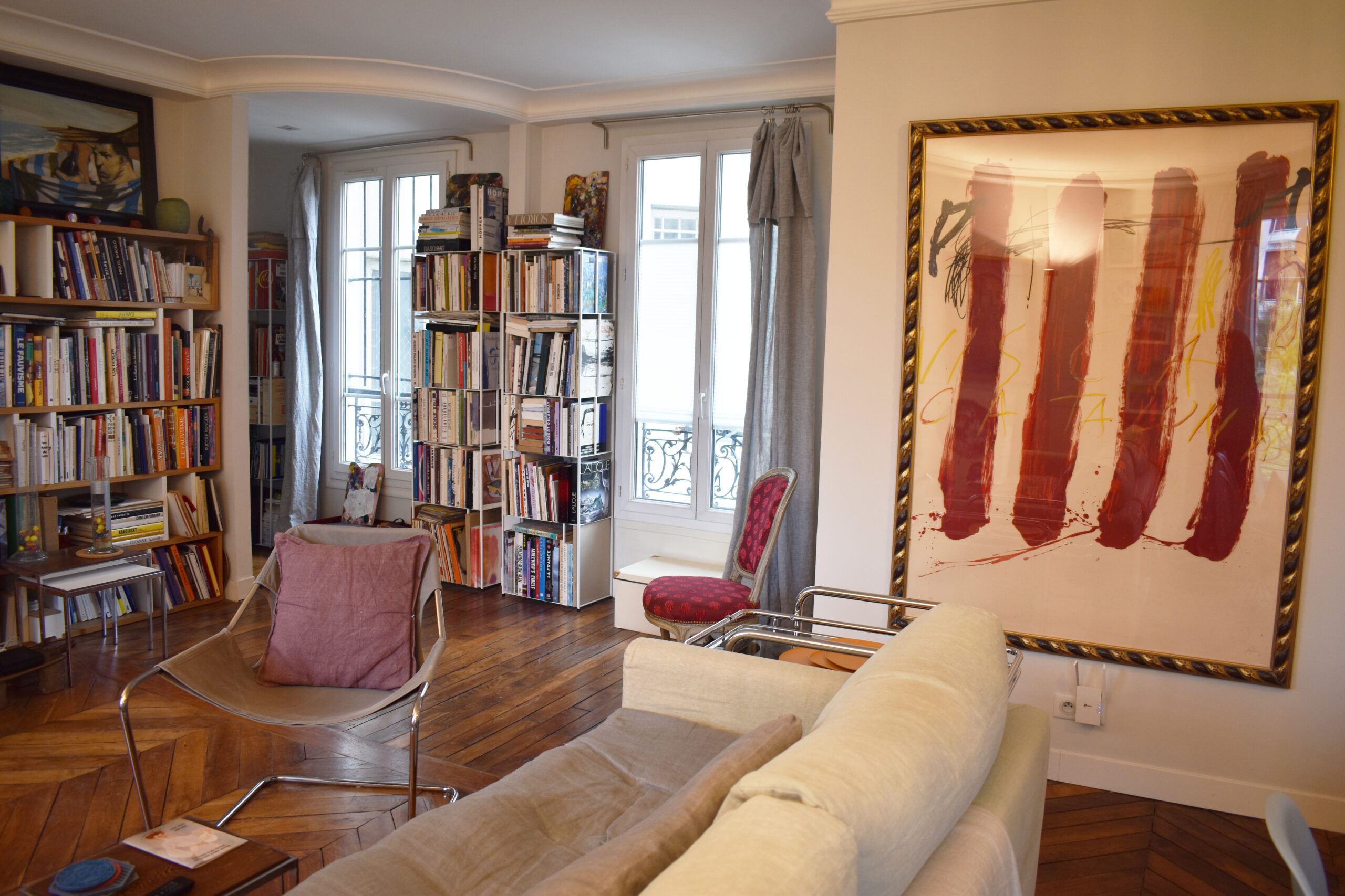 Artist - Montparnasse – Living Area 1